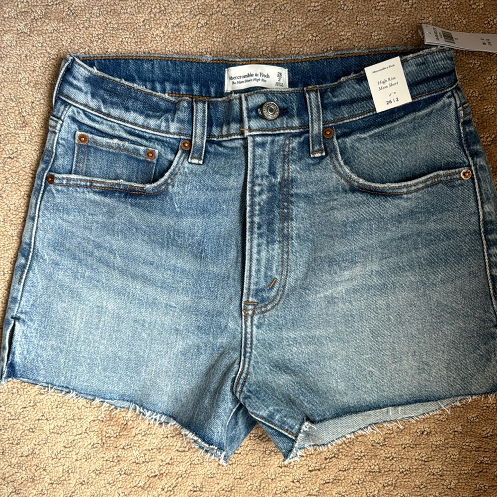 NWT Abercrombie high rise mom denim shorts
